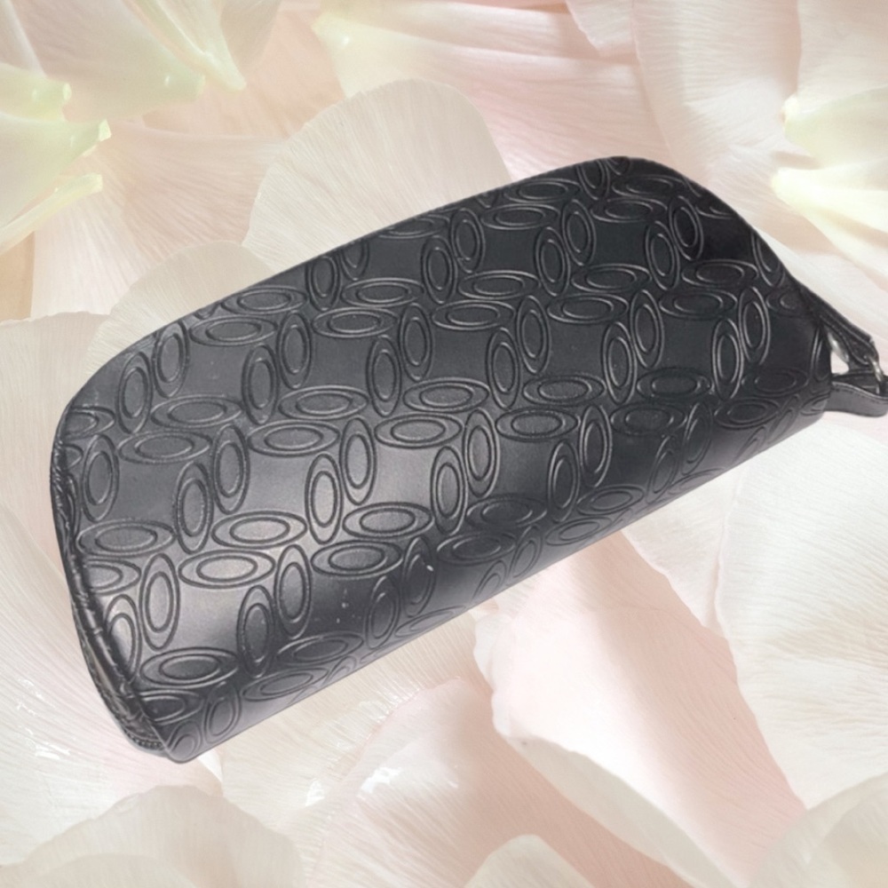 Oakley Men’s Black Sunglasses Case *Does not include cloth or glasses